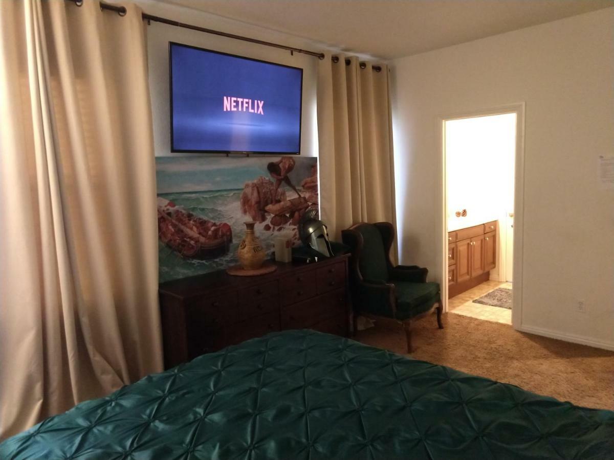 Six Flags Luxury Private Rooms Santa Clarita Luaran gambar